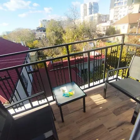 студийка 33 м, с балконом возле моря オデッサ